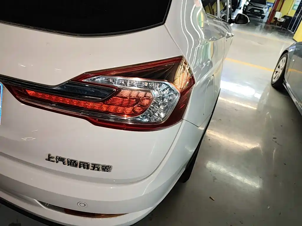 Baojun 310W 2017 2017 1.5L Manual Fashion Edition (China V)