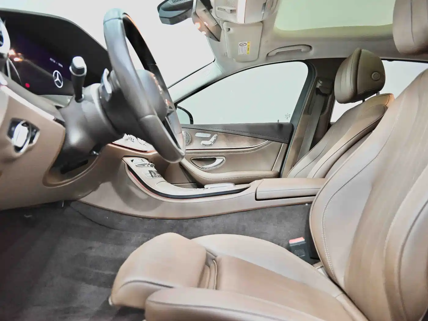 Mercedes-Benz E-Class 2022 E 300 L Luxury фото 30