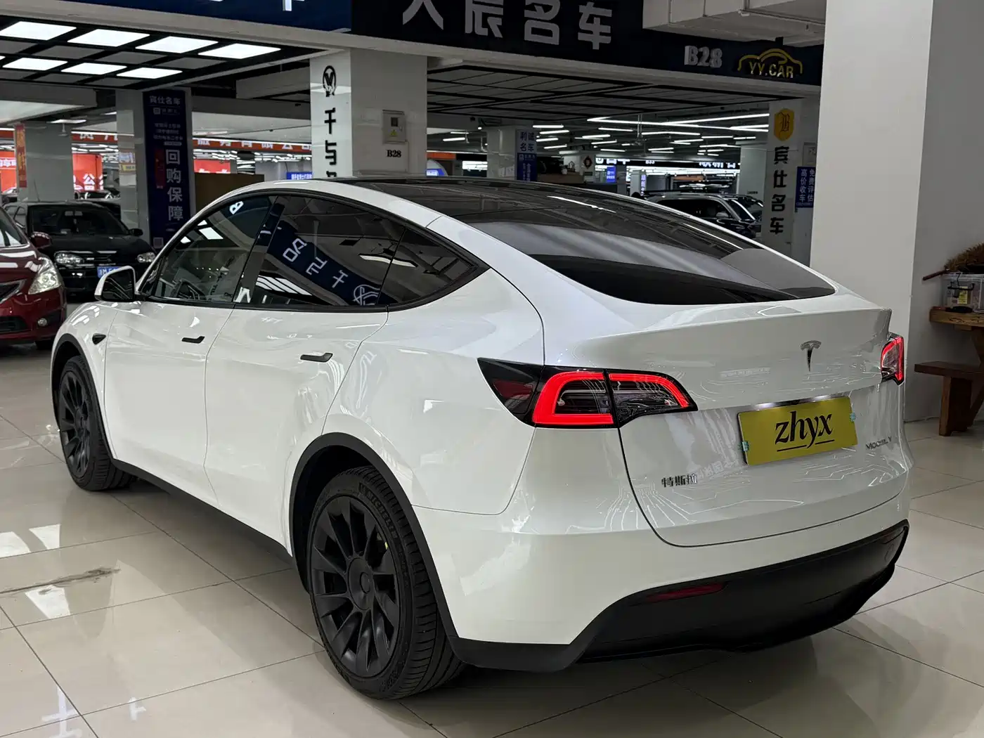 TESLA MODEL Y
