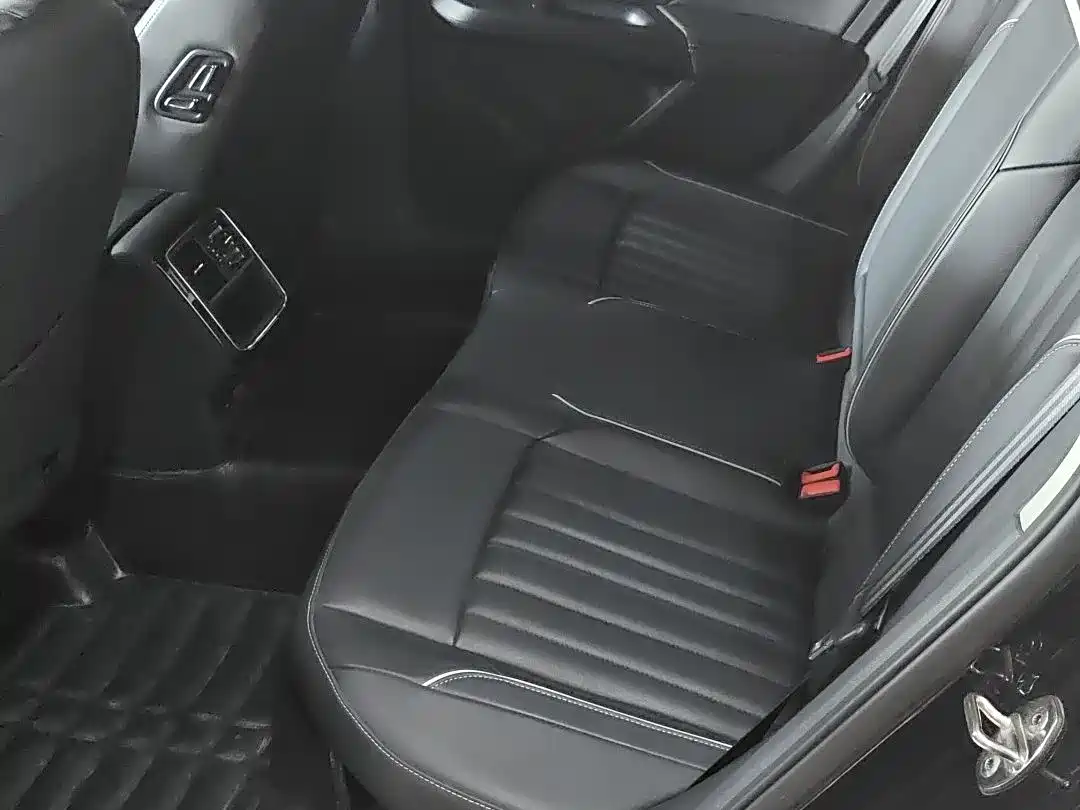 Volkswagen Passat 2023 Facelift 330TSI Elite Edition фото 5