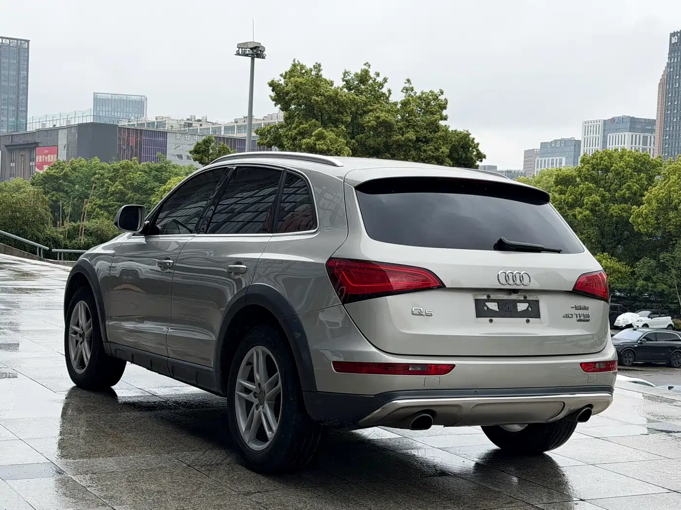 AUDI Q5