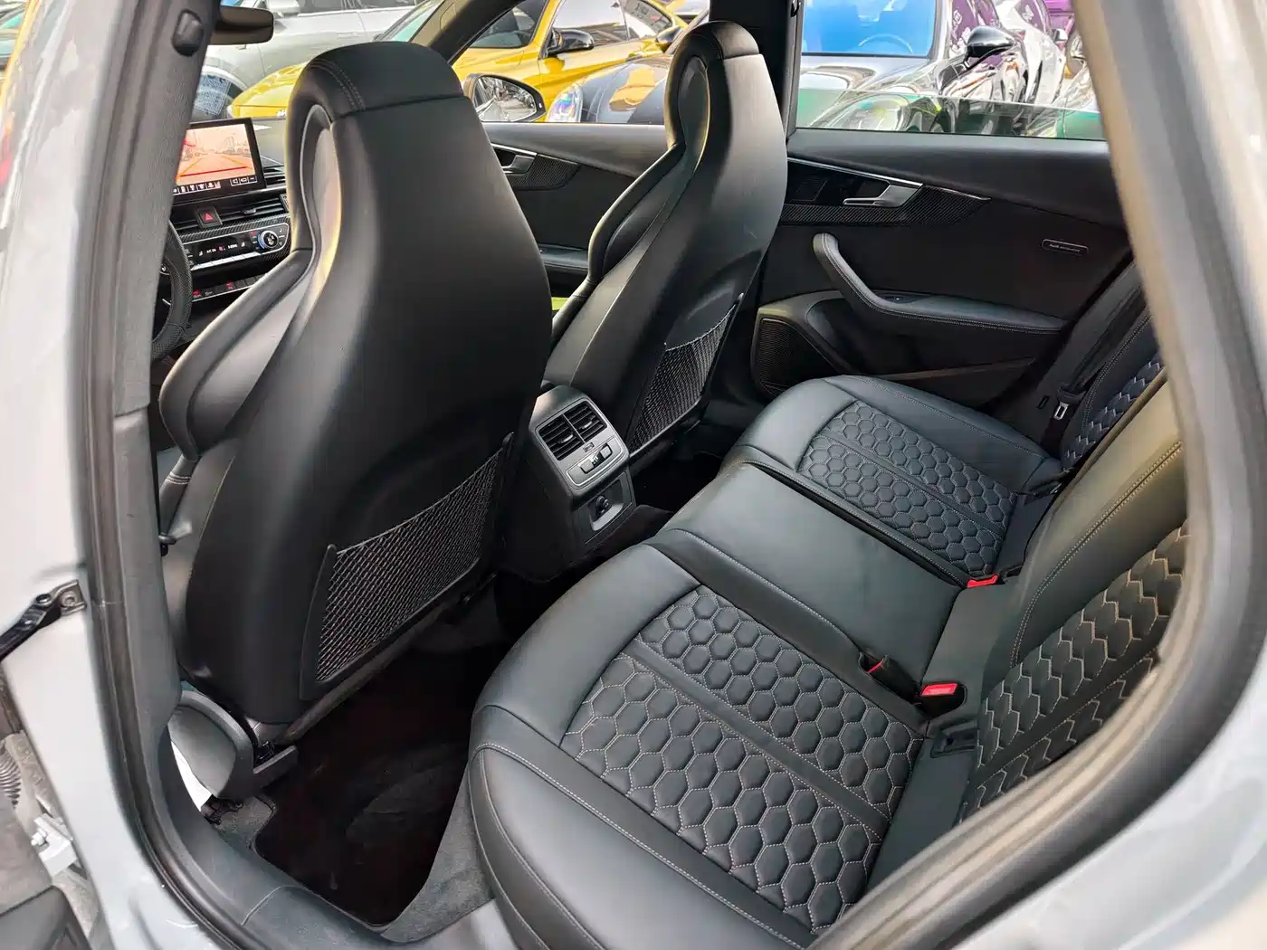 Audi RS 4 2022 RS4 Avant Dark Gold Edition фото 7