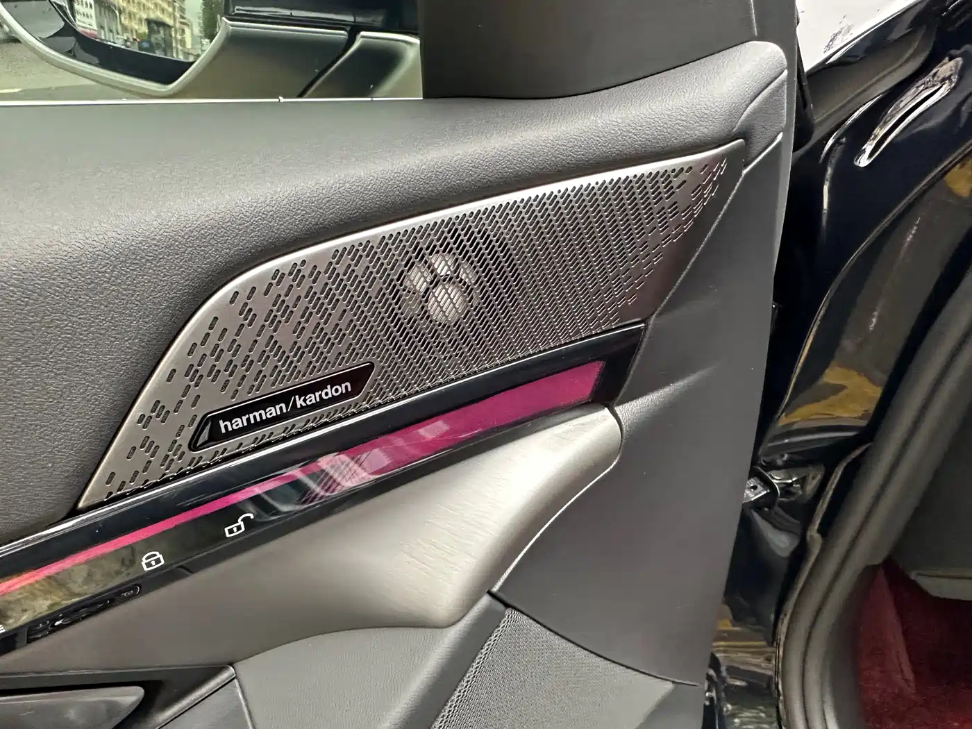 BMW 5 Series 2024 530Li Leading M Sport Package фото 10