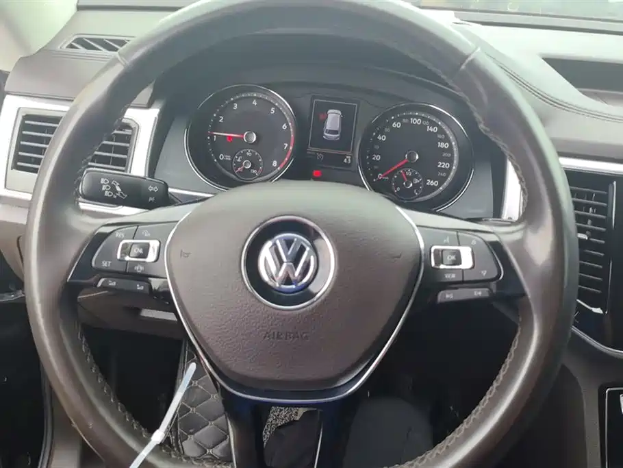 Volkswagen Teramont 2019 380TSI 4WD Luxury Edition China VI фото 15