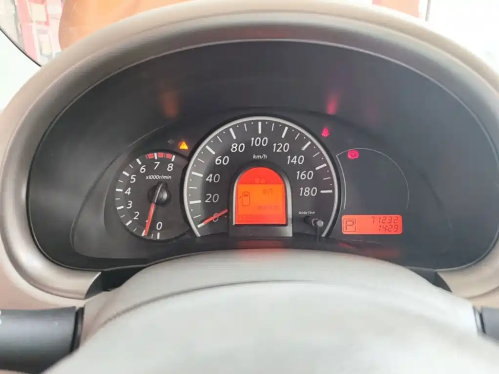 Nissan March 2015 2010 1.5L Automatic Easy Shine Edition