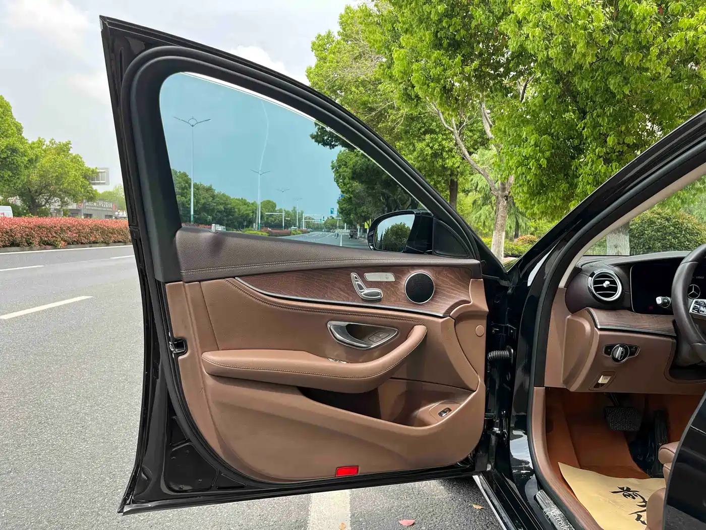 Mercedes-Benz E-Class 2021 E 260 L фото 12
