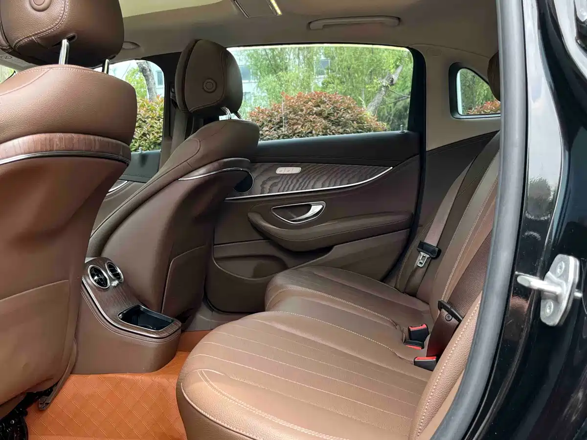 Mercedes-Benz E-Class 2021 E 260 L фото 16