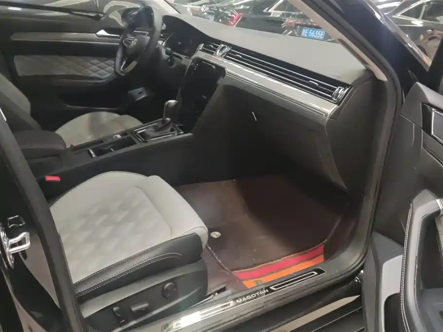 Volkswagen Magotan 2023 2 Million Units Anniversary Edition 330TSI DSG Leading Type фото 8