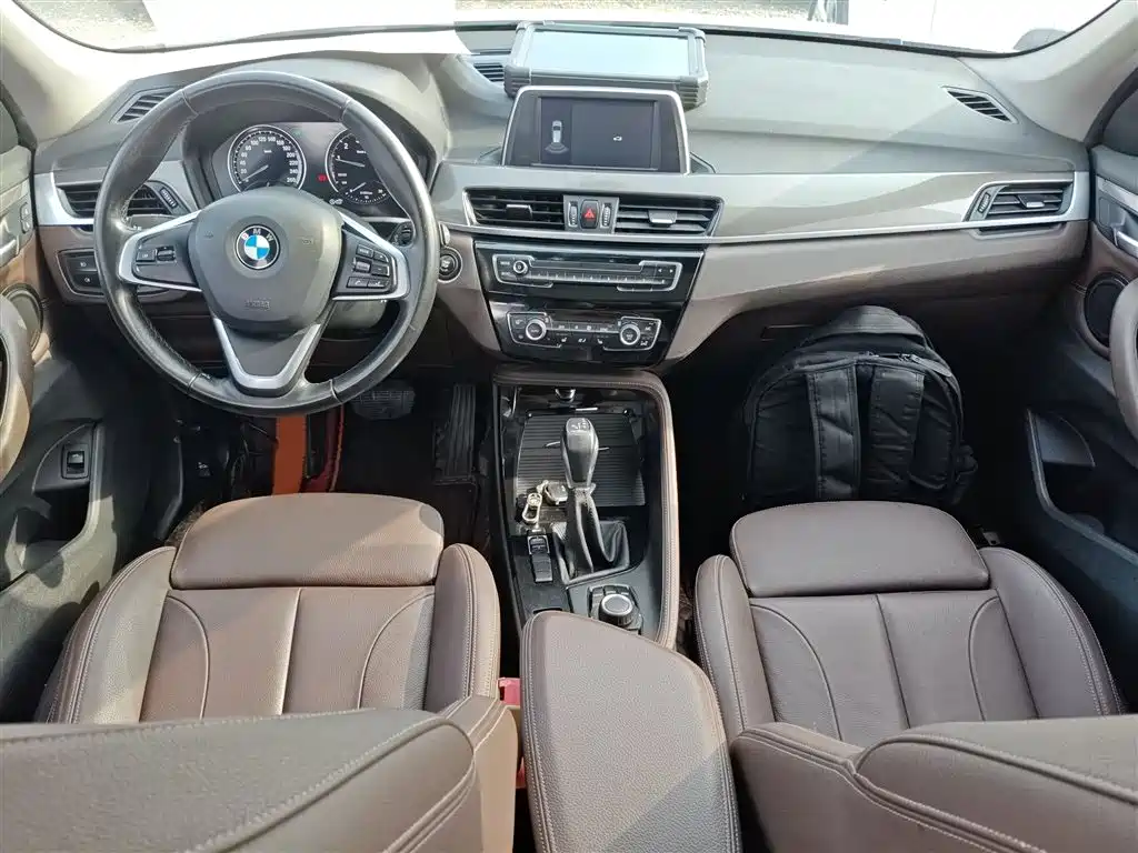 BMW X1 2019 sDrive18Li Premium Model фото 12