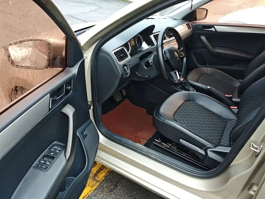 Škoda Rapid 2019 1.5L Automatic Comfort China V фото 16