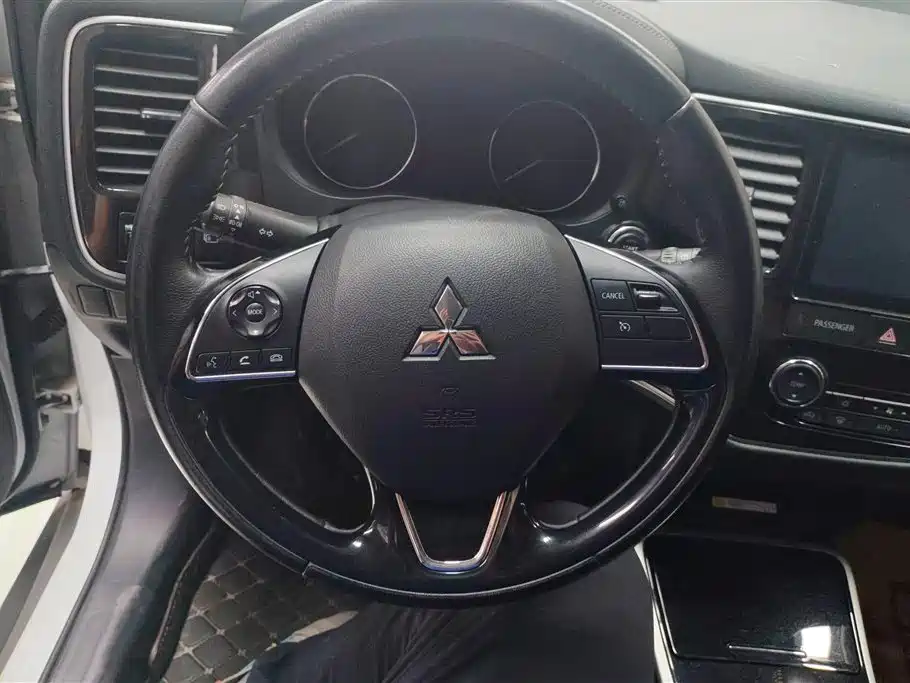 Mitsubishi Outlander 2019 2.0L 2WD Enjoy 5-Seater China VI фото 15