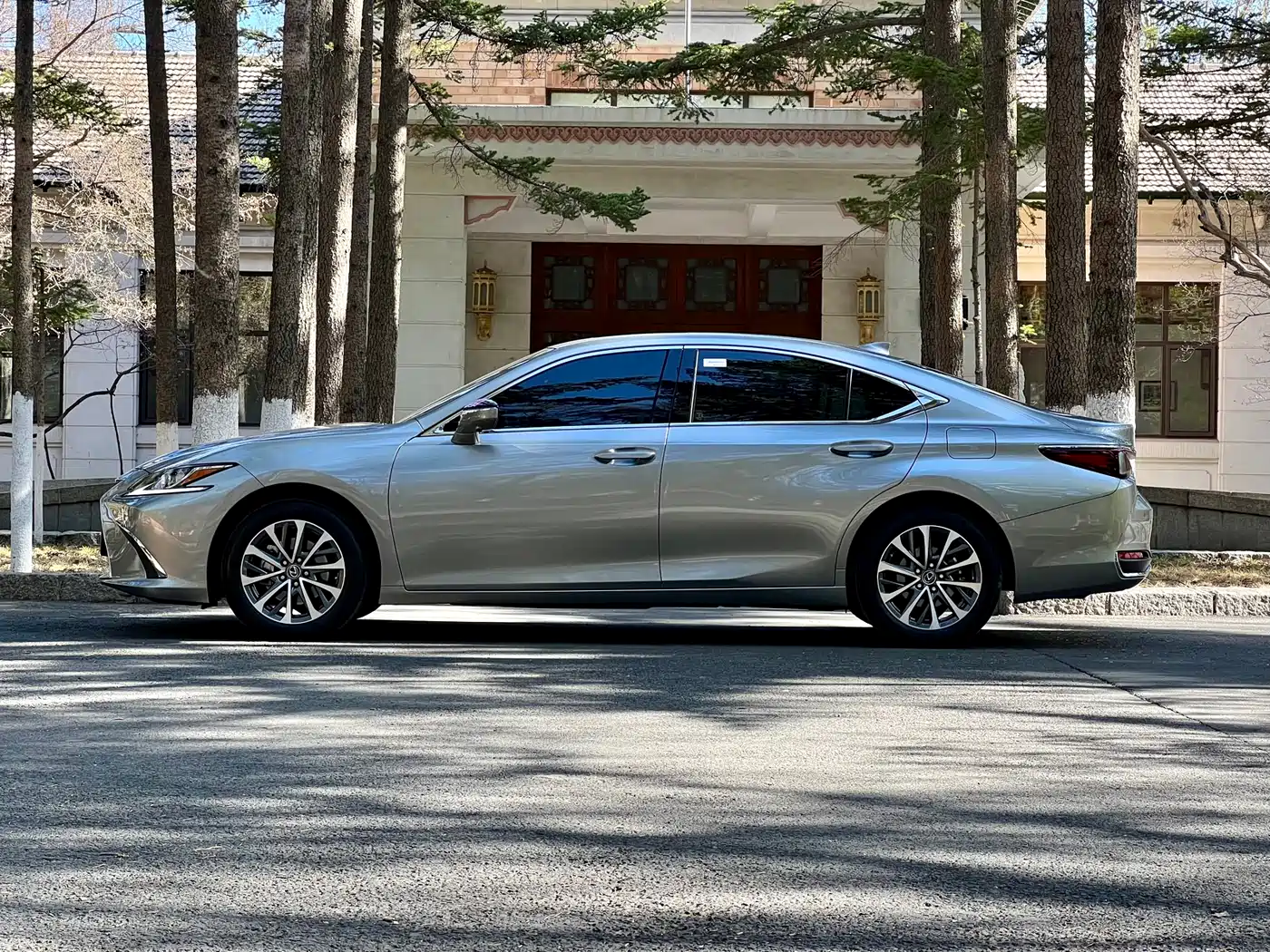 Lexus ES 2024 200 Premium Edition фото 12