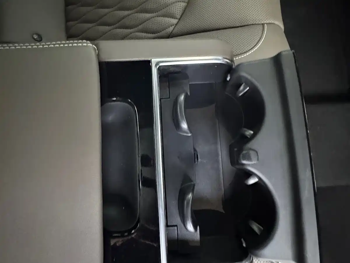 BYD Han 2025 DM-i Smart Driving Edition 125KM Honor фото 17