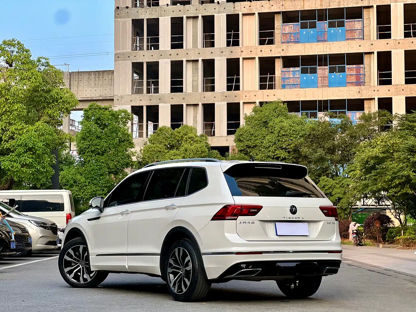 Volkswagen Tiguan L 2021 330TSI Automatic 2WD R-Line Premium фото 20