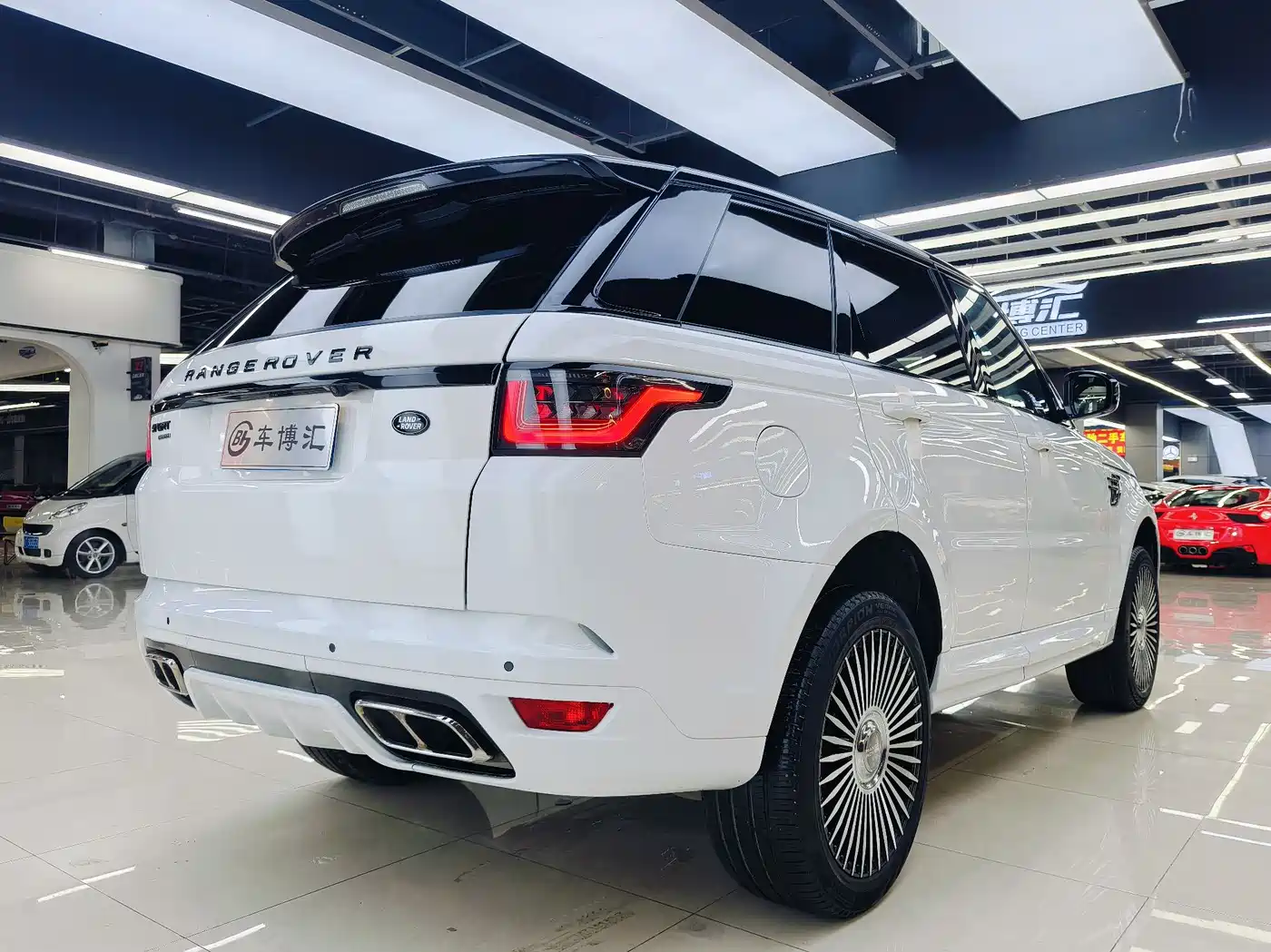 Land Rover Range Rover Sport фото 9
