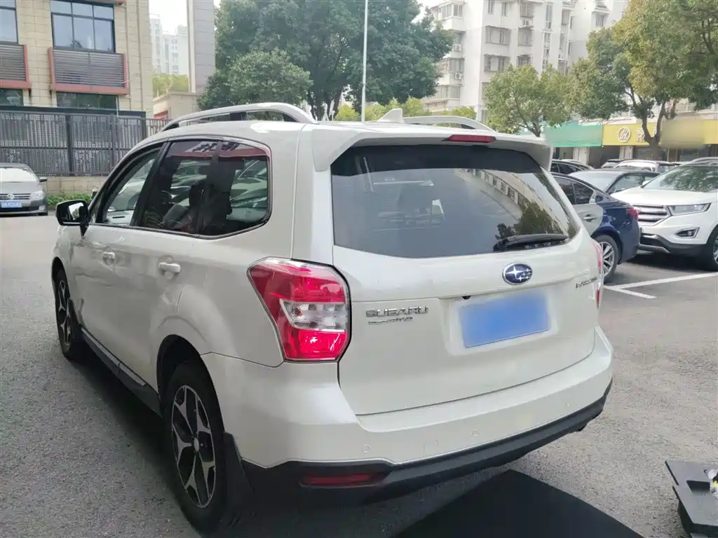 Subaru Forester 2015 2.0i Special Commemorative Edition фото 23