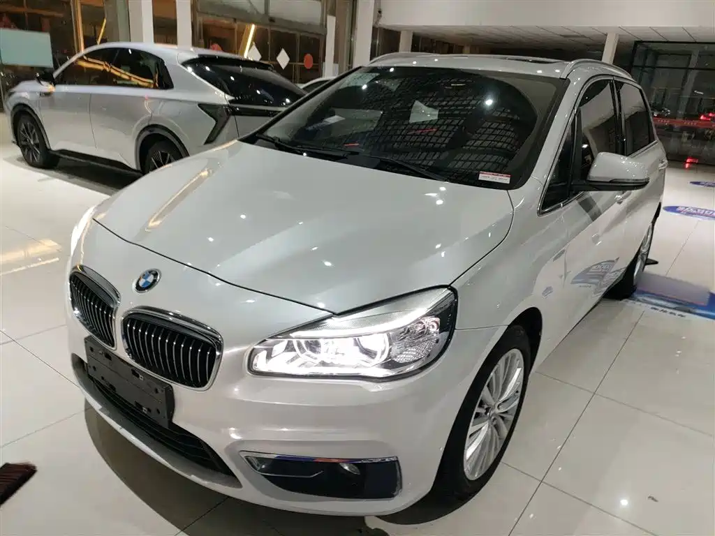 BMW 2 Series Tourer (Import) 2014 220i Luxury Design Package