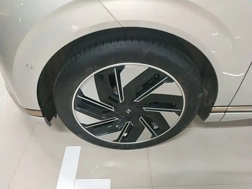Dongfeng Yipai eπ008 2025 2024 210Max Range Extender 6-Seater