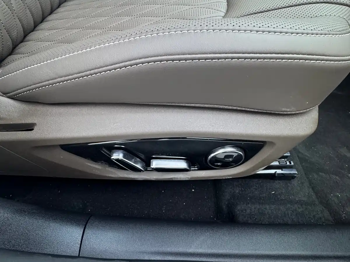 BYD Han 2025 DM-i Smart Driving Edition 125KM Honor фото 21