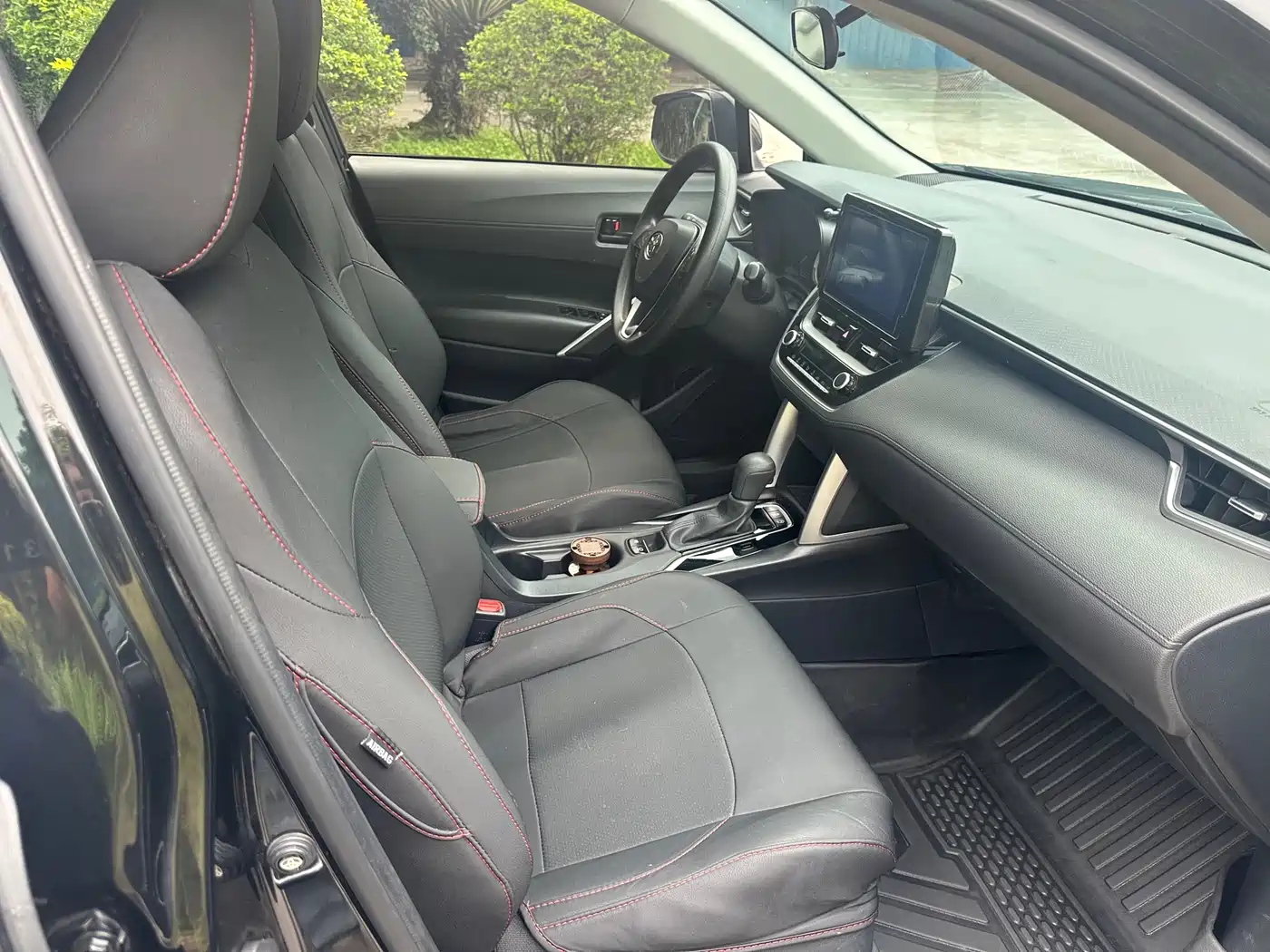 Toyota Frontlander 2022 2.0L CVT Leading Edition фото 9