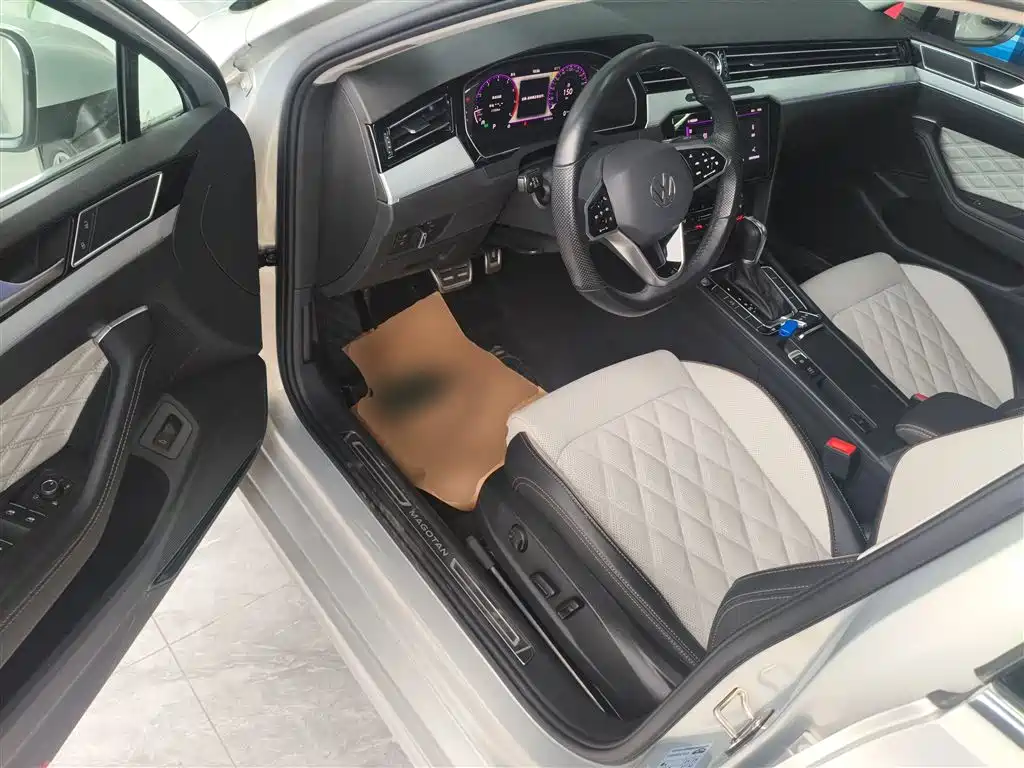 Volkswagen Magotan 2023 Model 2 Million Commemorative Edition 330TSI DSG Luxury фото 12