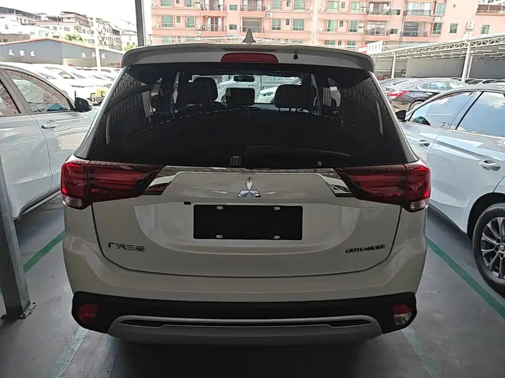 Mitsubishi Outlander 2021 2020 2.0L 2WD Comfort 5-seater
