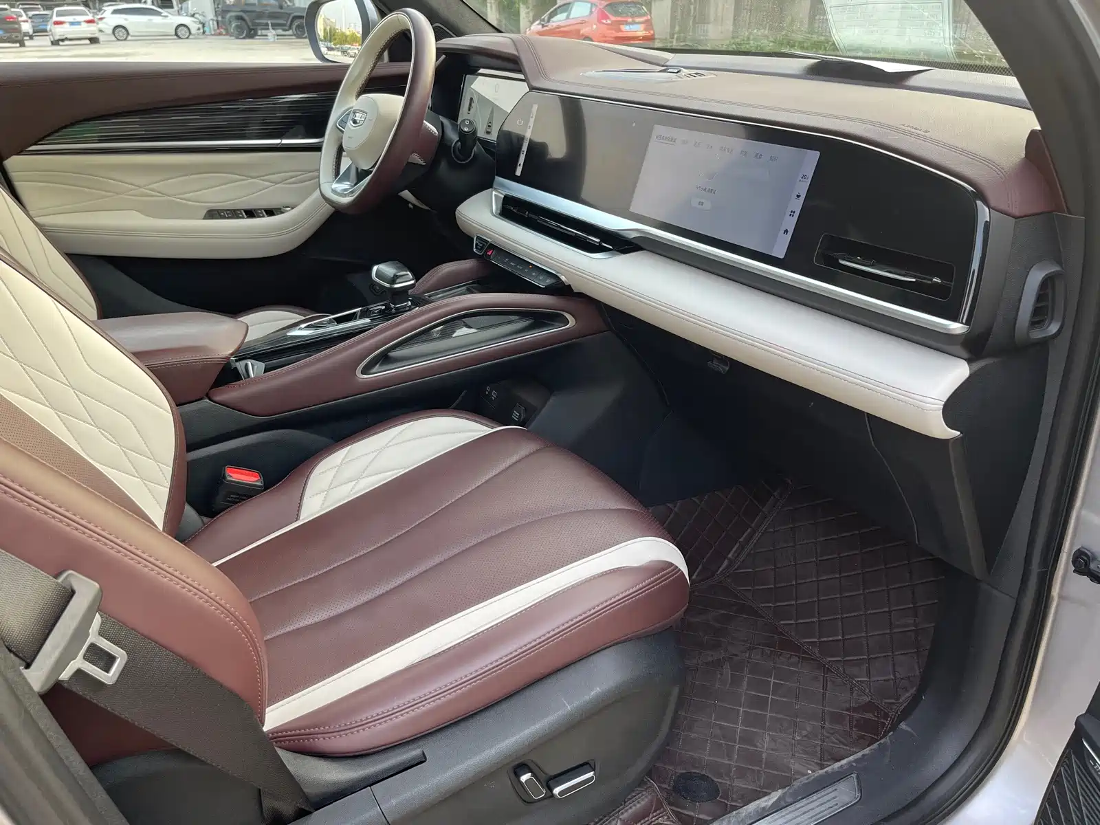 Photo 12 - Geely Monjaro