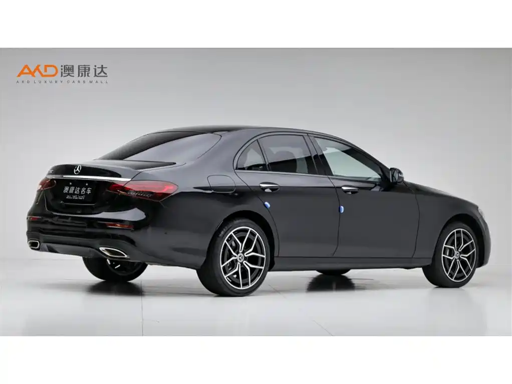 Фото 3 - Mercedes-Benz E-Class (Import)