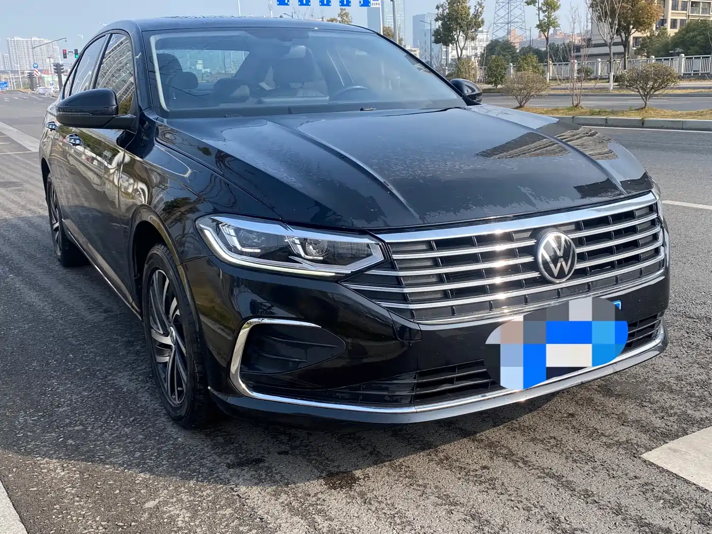Volkswagen Lavida 2023 Facelift 1.5L Automatic 5 Million Edition фото 2