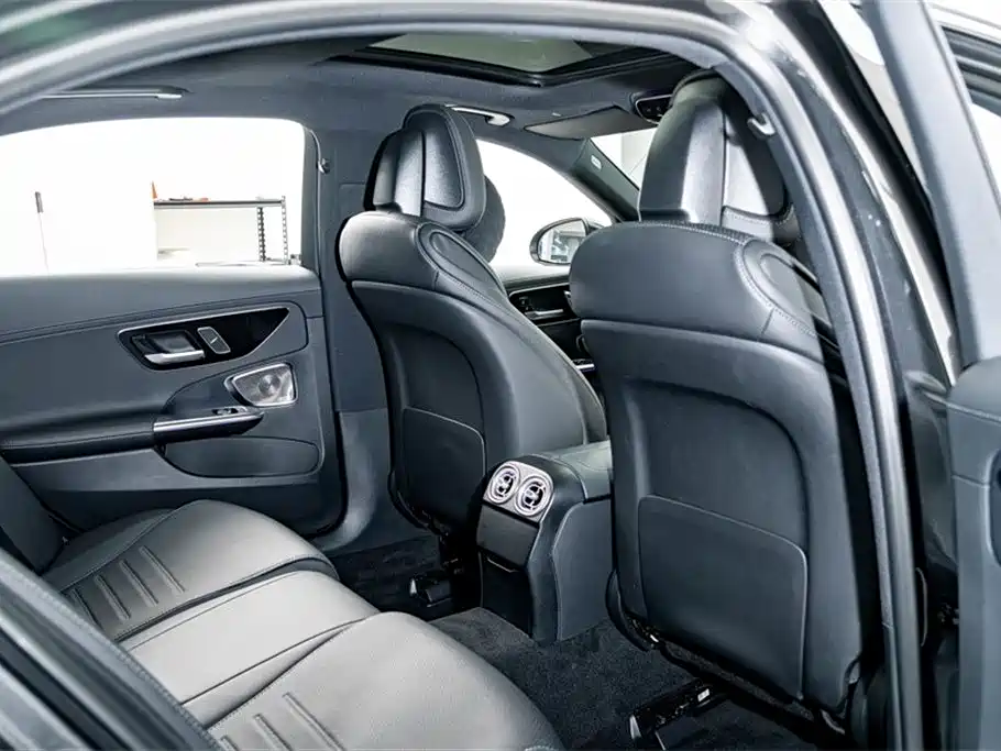 Mercedes-Benz C-Class 2023 Facelift II C 260 L Night Edition фото 20
