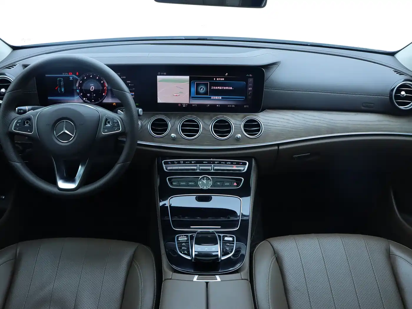 Mercedes-Benz E-Class 2017 E 300 L Luxury фото 16
