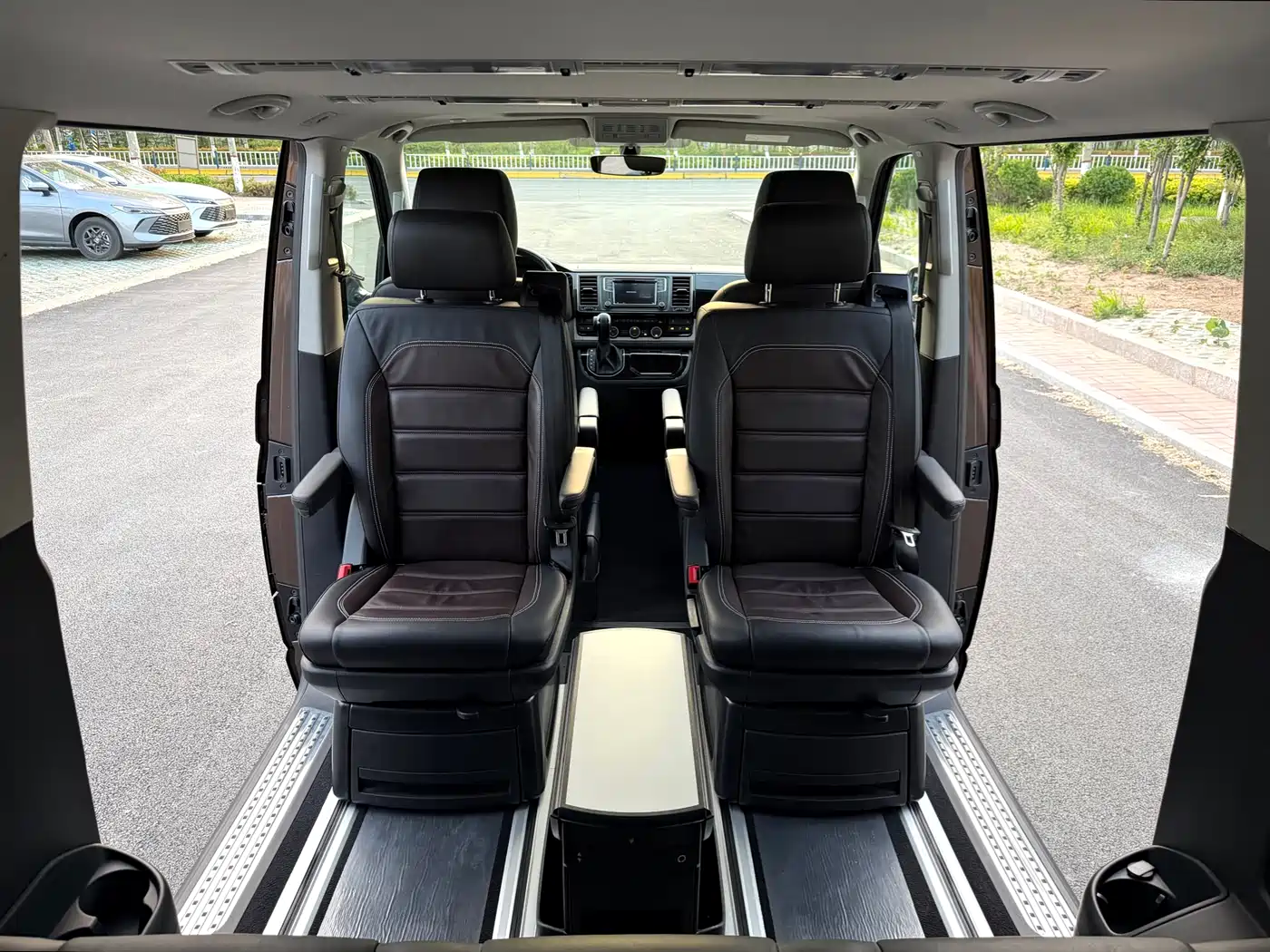 Volkswagen Multivan 2016 2.0TSI 4WD Prestige 7-Seater фото 20