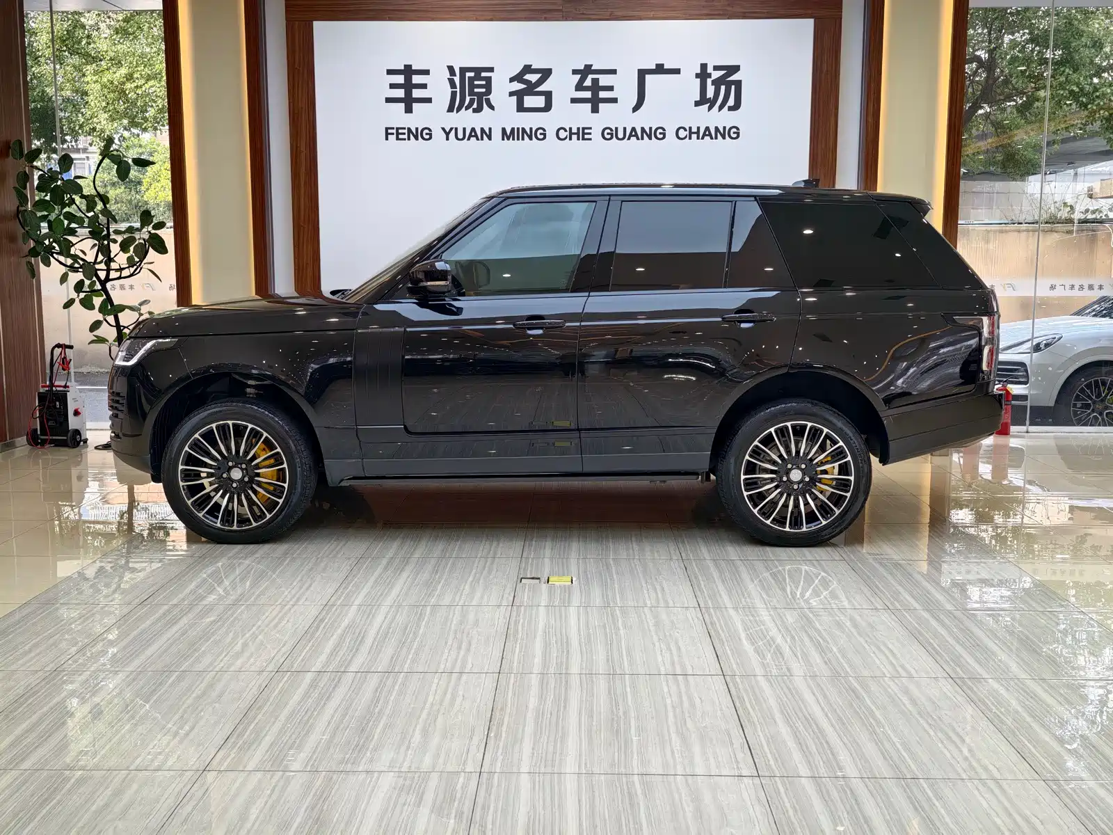 Фото 26 - Land Rover Range Rover