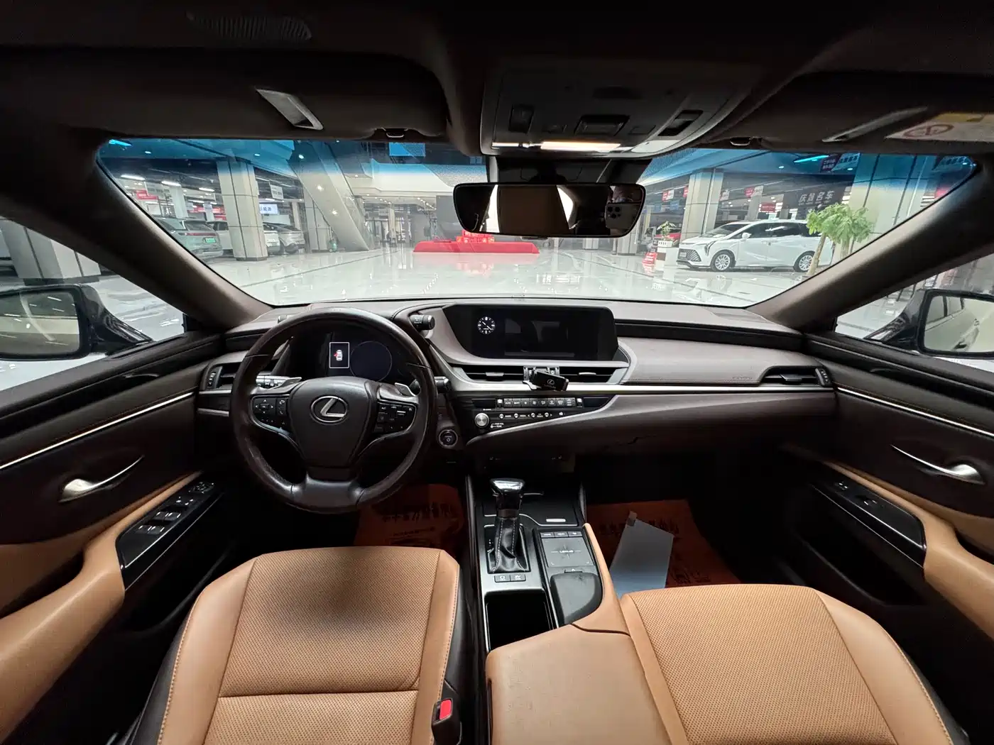 Lexus ES 2020 Model 300h Excellence Edition фото 10