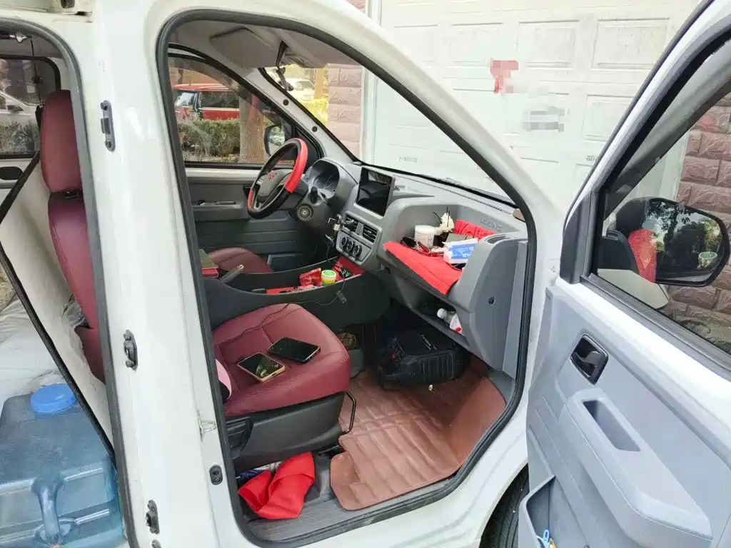 Wuling Motors Wuling Yangguang 2025 2024 300KM Comfort Bus Version 75kW