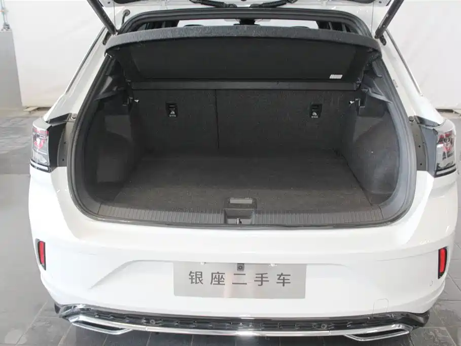 VOLKSWAGEN T-ROC EXPLORING SONGS