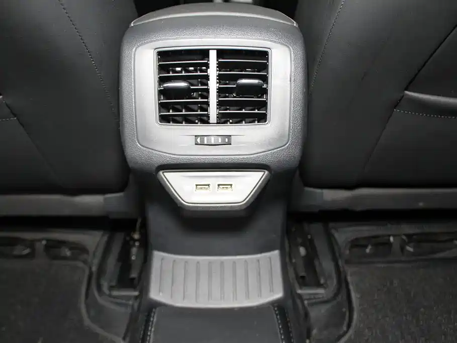 VOLKSWAGEN T-ROC EXPLORING SONGS