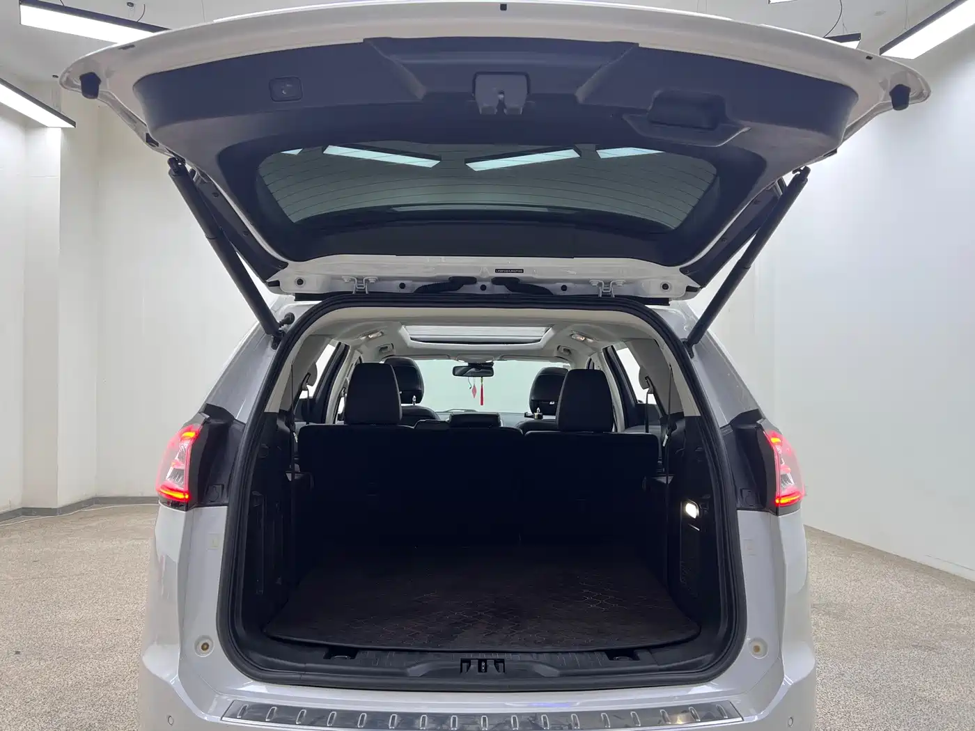 Ford Edge 2019 2018 EcoBoost 245 FWD Luxury 7-seater China V