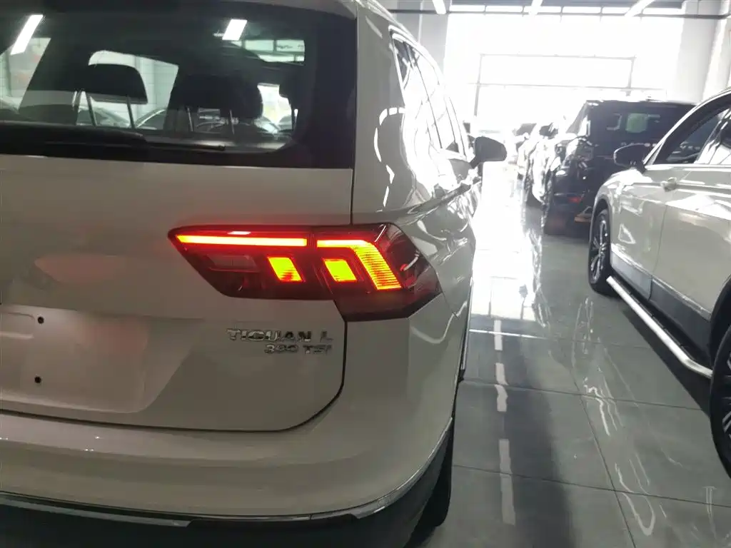 Volkswagen Tiguan L 2019 Facelift 330TSI Auto 2WD Panorama Comfort China VI фото 8