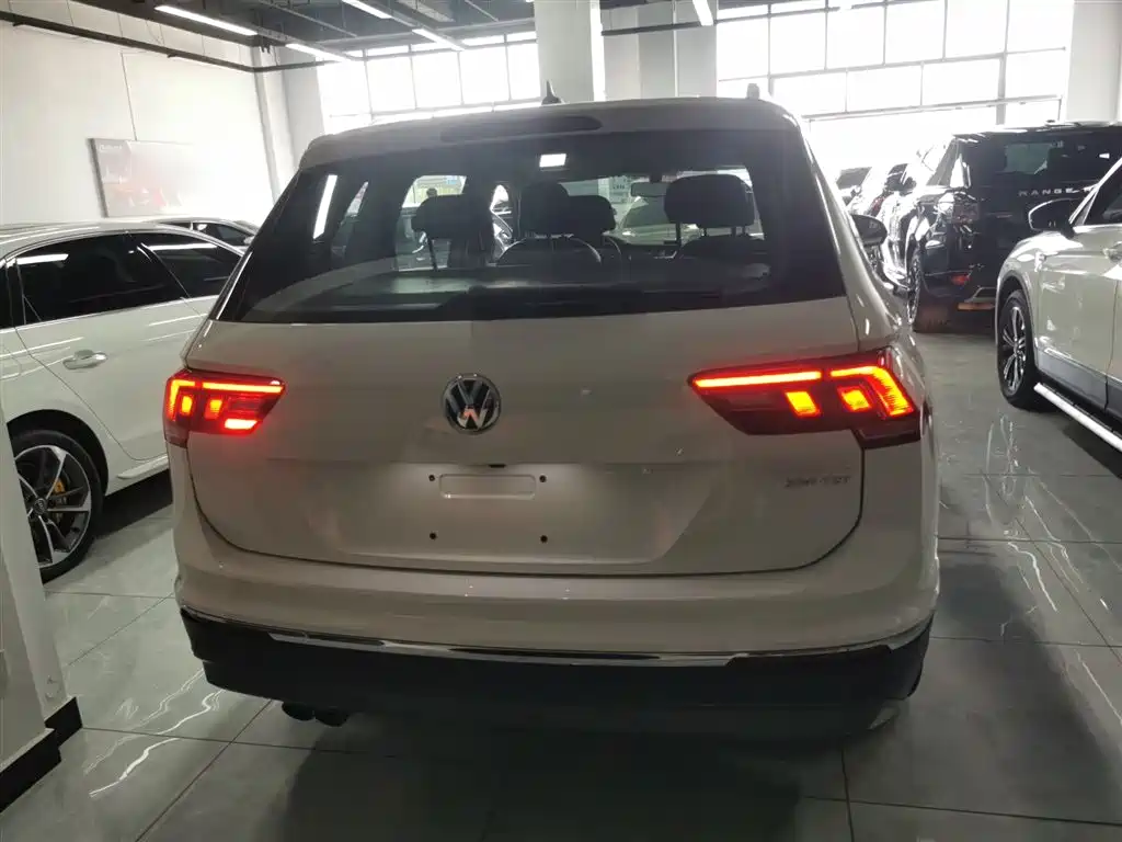 Volkswagen Tiguan L 2019 Facelift 330TSI Auto 2WD Panorama Comfort China VI фото 6