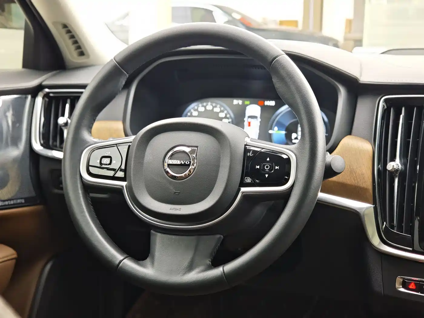 VOLVO S90 PLUG IN HYBRID