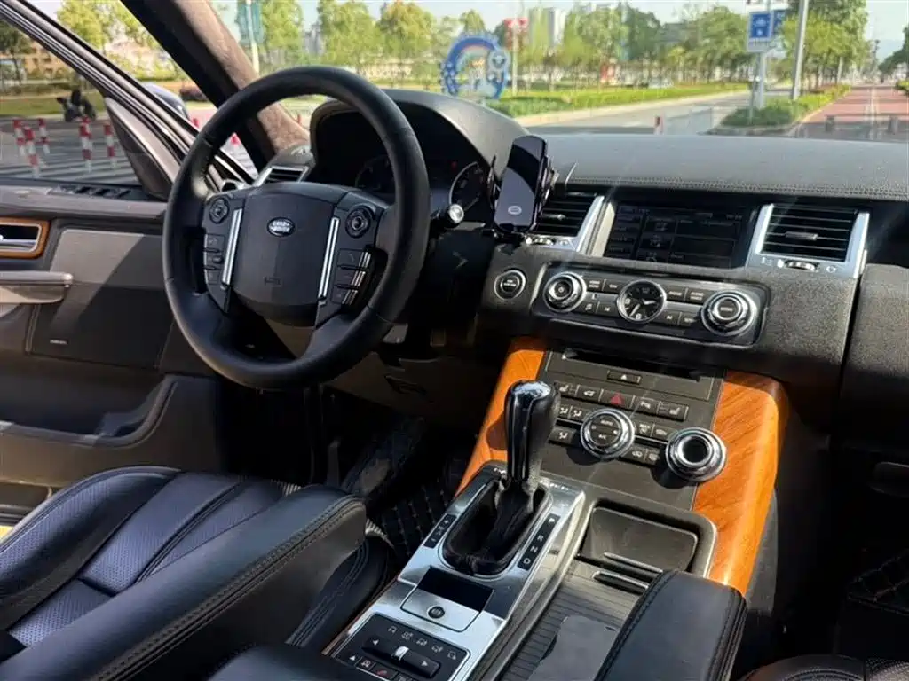 Land Rover Range Rover Sport 2012 3.0 TDV6 HSE Diesel Version фото 6