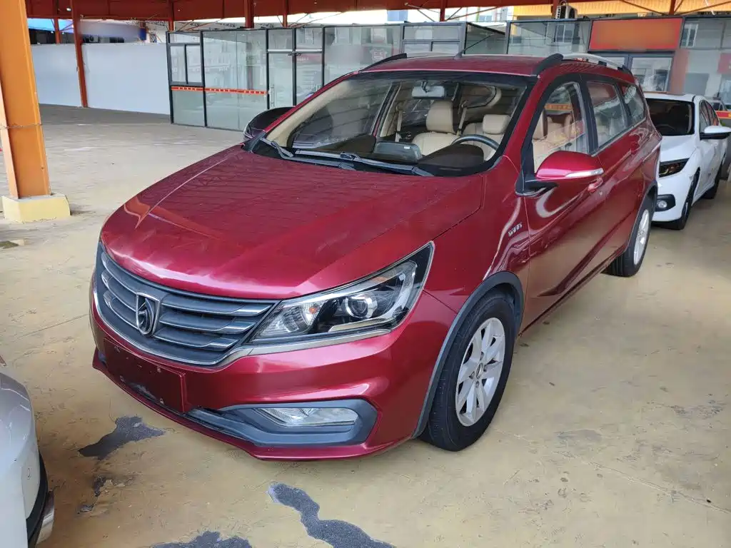 Baojun 310W 2018 2017 1.5L Manual Fashion Edition (China V)