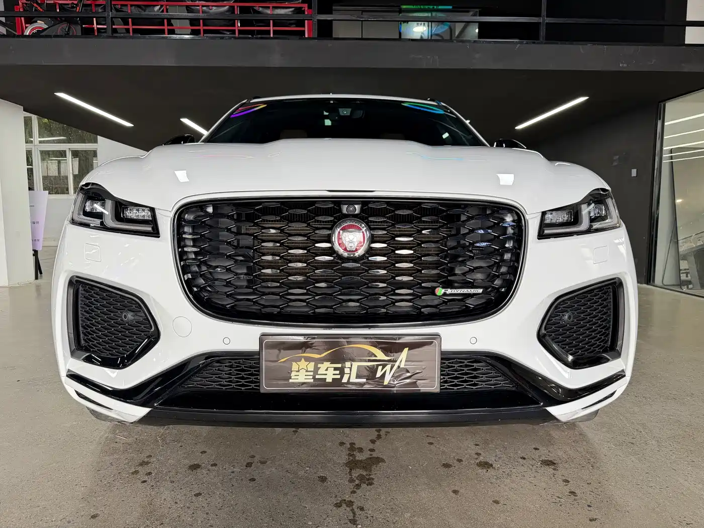 Photo 2 - Jaguar F-PACE