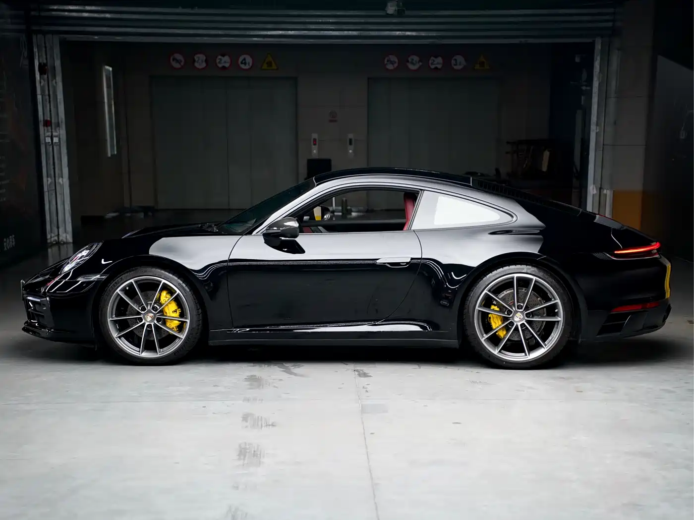 Porsche 911 2023 Carrera 3.0T фото 3