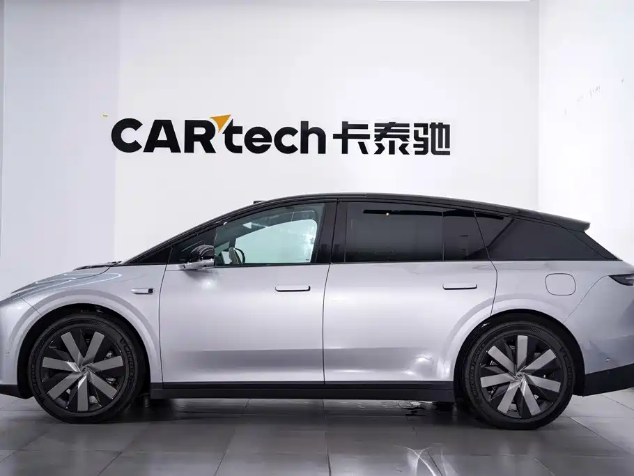 Li Auto i6 2025 2025 4WD Base Model