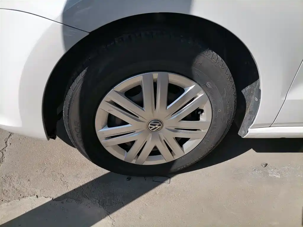 Volkswagen Polo 2016 1.4L Manual Trend фото 23