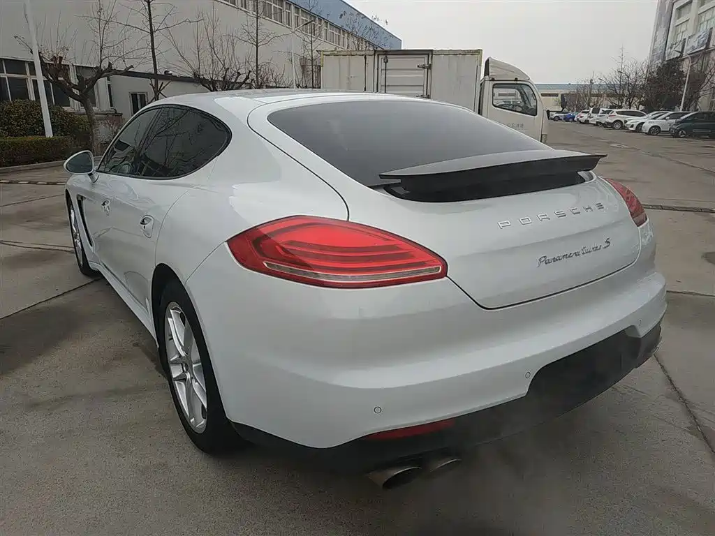 Porsche Panamera 2016 Panamera 4 Edition 3.0T фото 5