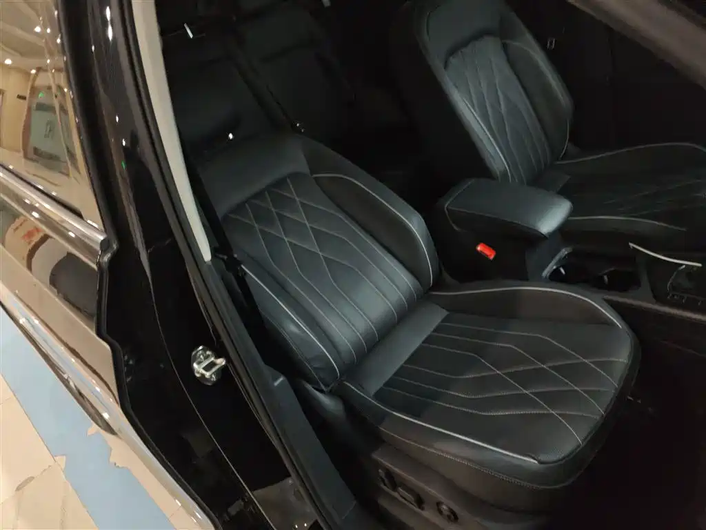 Volkswagen Tiguan L 2022 330TSI Automatic 2WD Comfort Edition фото 25
