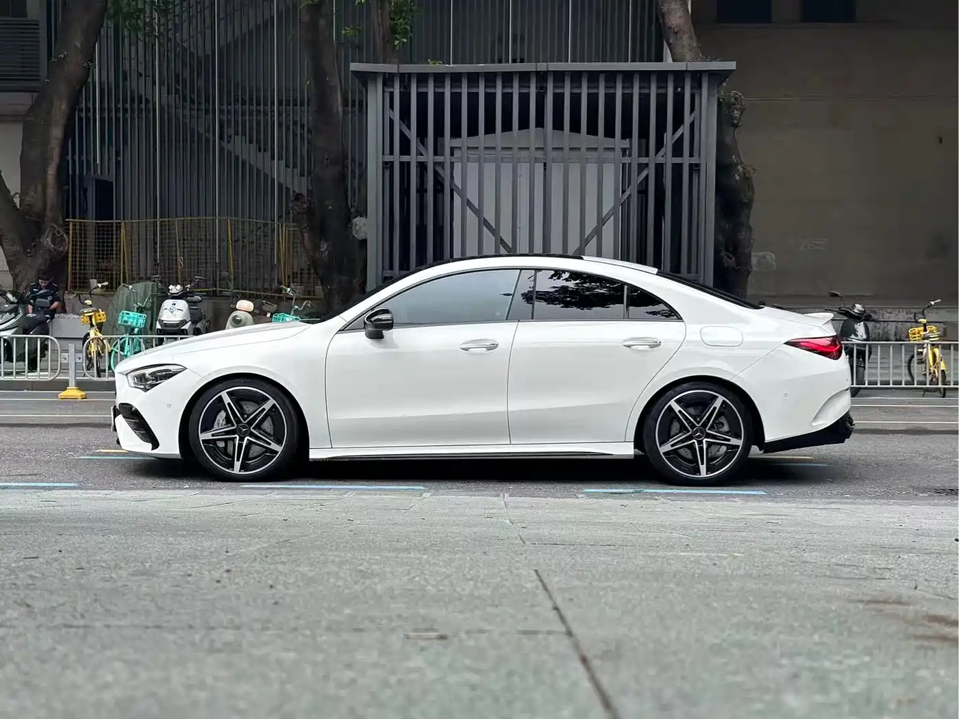 Mercedes-Benz CLA AMG 2024 AMG CLA 35 4MATIC фото 3